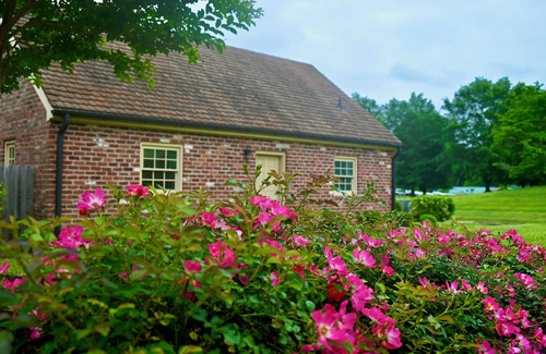 New Kent House | James Armistead Lafayette Cottage: 3BR, New Kent