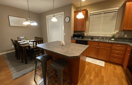 Five Oaks House | Jan-Mar, 30% Monthly Discount/Cozy 2B/2.5BA House