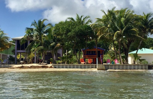 Sittee River House | Jan's Beach Cabana/Hopkins/Beachfront with Spacious Interior/Gold Standard
