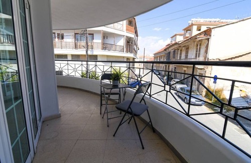 Larnaca City Centre Apartment | Jana's 2-BR Apartment in Larnaca