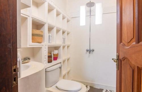 Shela Apartment | Jannah Faza Two Bed Suite with AC and Rooftop