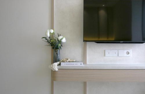 Pantai Indah Kapuk Apartment | Japandi Style One-Bedroom Apartment Gold Coast PIK