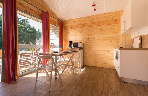 Ile-de-Batz Ski Chalet | Jardin Colonial - Rêves de Mer