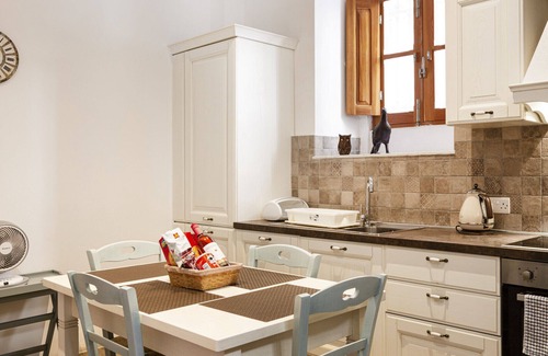 Floriana Apartment | Jardin du Port -Hosted by Sweetstay