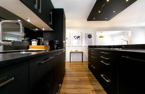 Faubourg Sud Apartment | Jardin Wilson- Appartement avec balcon et parking- SR Loc