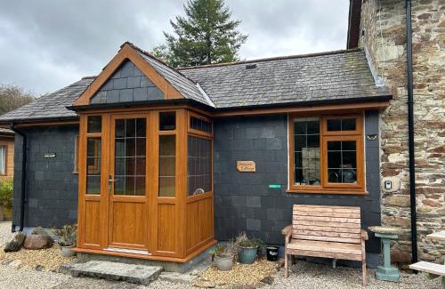 Mount House | Jasmine Cottage