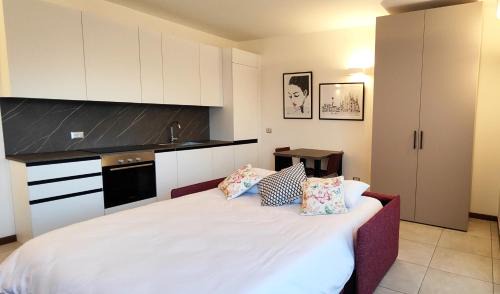 Busto Arsizio Apartment | JASMINE MALPENSA EXPRESS and train to Milano