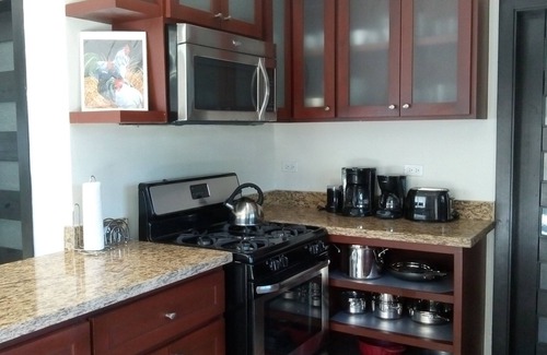 Reading House | Jasmine Palms at Miramar, gated 2bd/3bth with pool