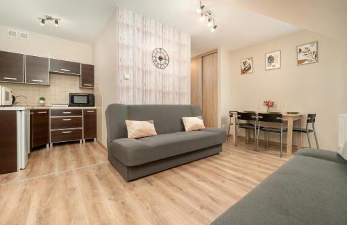 Karpacz Apartment | Jasne i Przytulne Apartamenty Sun Seasons 24 w Karpaczu z Parkingiem i Balkonem by Noclegi Renters