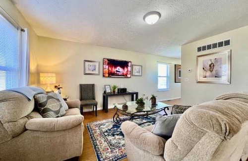 Monroe House | Jason's Attached Home