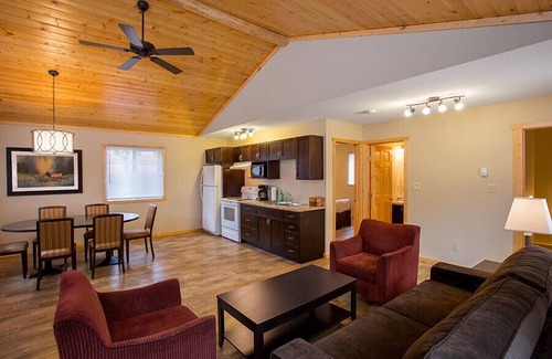 Jasper East Cabin | Jasper East Cabins