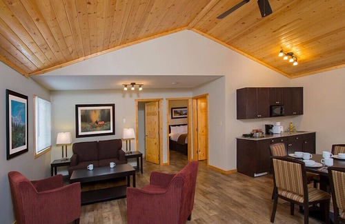 Jasper East Cabin | Jasper East Cabins