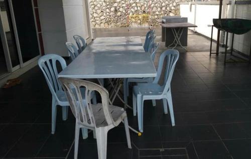 Sungai Menyala House | Jauzara Homestay Berkolam Renang