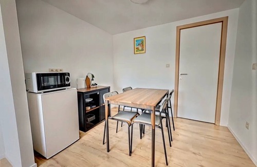 Ransart Apartment | Jean 1C Brussel-Charleroi-Airport