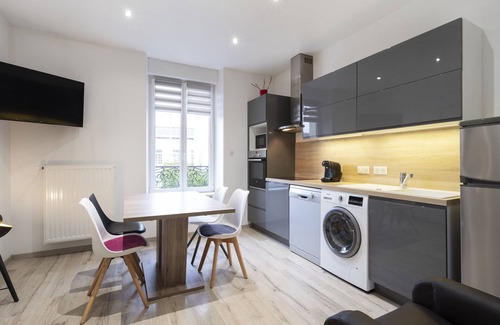 Vittel Apartment | Jean Reno: Ground floor apartment in a charming house (with parking)