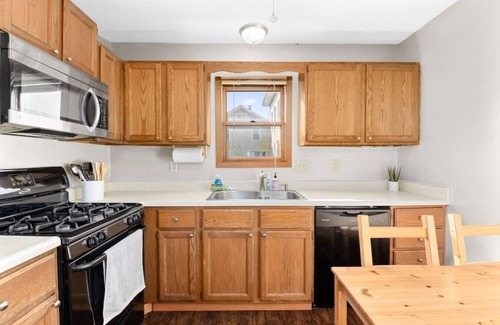 Bloomington Apartment | Jeff 1 · Cute 2Bed 1.5Bath Duplex w Garage by Walking Trail