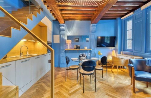 Quartier Vieux Marche-Cathedrale Apartment | Jehanne* : L'élégance* Médiévale*