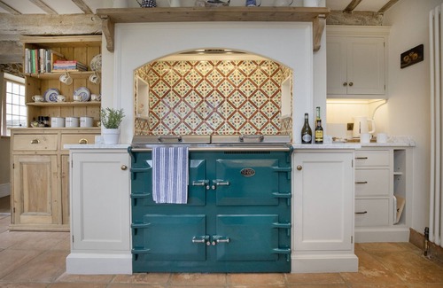 Sherborne House | Jerards Dairy - sleeps 8 guests in 4 bedrooms