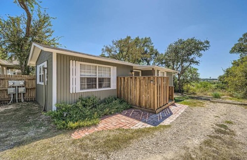 Georgetown House | Jesse Cooper Cottage-Overlooking SWU & Downtown GT