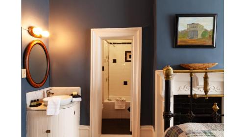 Cimarron Hotel | Jesse James - Historic Hotel