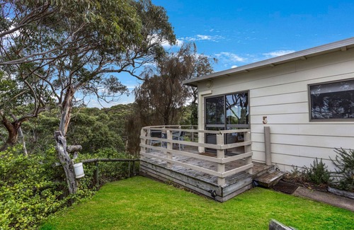 Nungurner House | Jetty View: Rosella Cabin - Feel a sense of nature in this rural environment