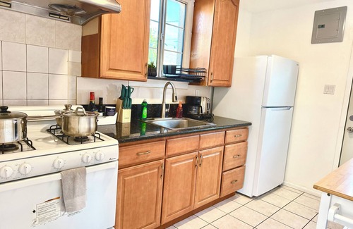 Monterey Park House | Jie choice - The 1b1b Gladys Hideaway