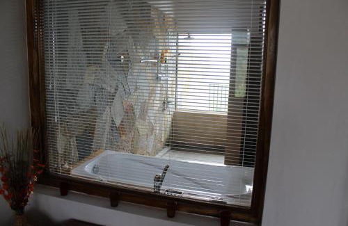Madawala Hotel | Jim's Farm Villas