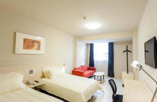 Beiguan District Hotel | Jinjiang Inn Anyang Railway Station