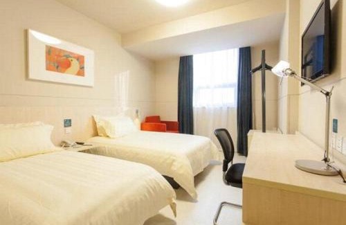 Beiguan District Hotel | Jinjiang Inn Anyang Railway Station