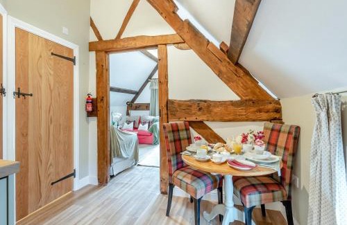 Little Cowarne House | Jinney Ring