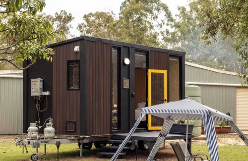 South Kolan House | JJJ's Ranch Farm 1 by Tiny Away