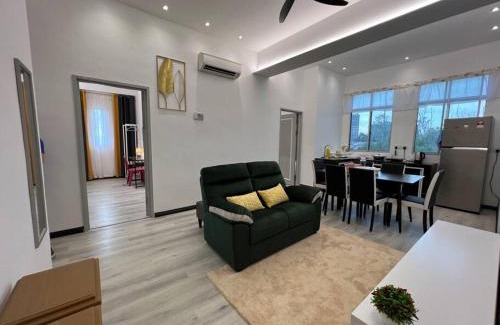 Tabuan Dayak Apartment | Jk KingCentreHotel 18Pax 6BedR 5BathR