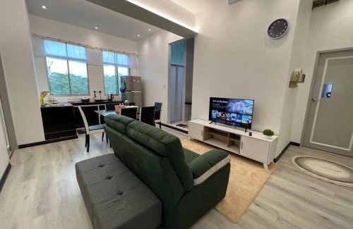 Tabuan Dayak Apartment | Jk KingCentreHotel 18Pax 6BedR 5BathR