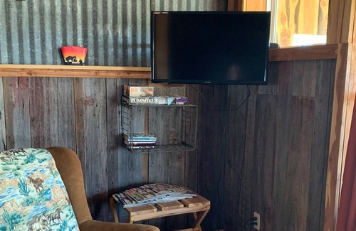 Okemah Apartment | JLO Ranch (Formerly Back to Back J Ranch Getaway)