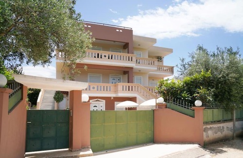 Agia Apartment | Joanna apt - Home near city