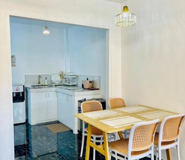 General Santos House | JOELYs Rest and Stay House 1 with WIFI TV NETFLIX and 2 AC rooms