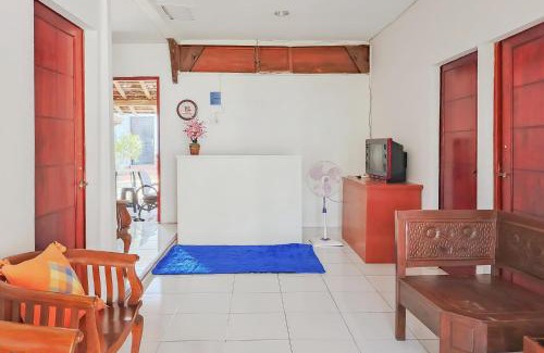 Tegal Hotel | Joglo Guest House Syariah Mitra RedDoorz