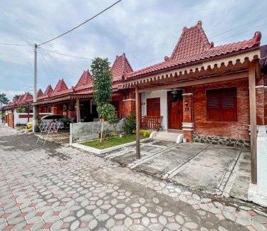 Banaran House | Joglo Prambanan C11