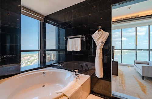 Kivukoni Hotel | Johari Rotana