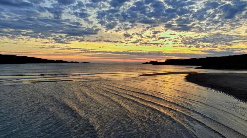Glencolmcille Hotel | John Eoinìn's Bar and accommodation
