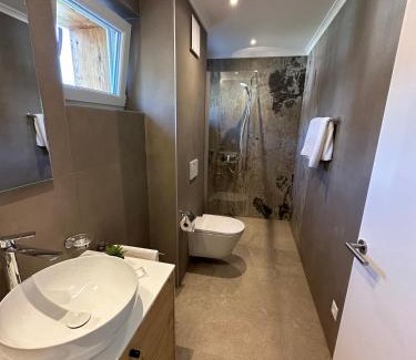Vex Hotel | John's Lodge