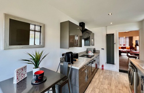 Grimsby Apartment | Johnson House MyShortLets