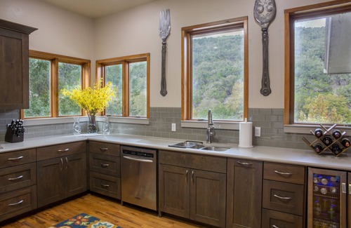 Hunt House | JOIN US IN HUNT- MAKE THIS YOUR RETREAT on the River!