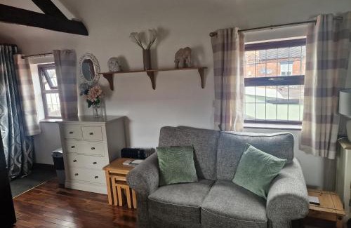 Market Drayton Apartment | Joiners Arms - Studio Apartments