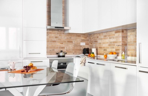 Principe Real Apartment | JOIVY Bright & Beautiful 4BR Apt 5 mins to Rato subway