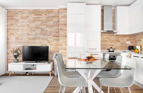 Principe Real Apartment | JOIVY Bright & Beautiful 4BR Apt 5 mins to Rato subway