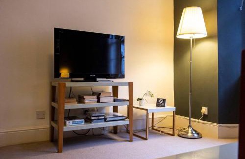 New Town Apartment | JOIVY Charming Apt close to City Centre