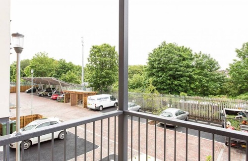 Charlton Apartment | JOIVY Cosy apartment next to Westcombe Park