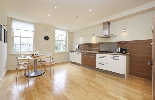 Leith Apartment | JOIVY Executive 2-Bed Apt With Stunning Roof Terraces