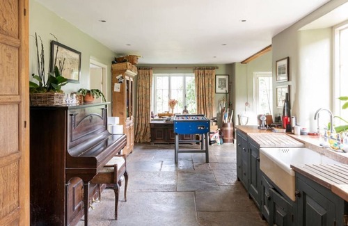 Blackford House | JOIVY Luxurious 8-bed farmhouse in Somerset countryside